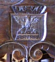 Sec.XX, prima metà. Tirano, Municipio. Lo stemma intagliato nei mobili dello studio del Sindaco (Opera di Francesco e Giovanni C