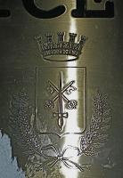 2009, Morbegno, stemma inciso sull'insegna di ottone dell'ufficio del Giudice di Pace