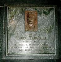 1988, Sondrio, formella ritratto di Luigi Torelli, opera di S. Pisani, realizzazione di due esemplari collocati in occasione del